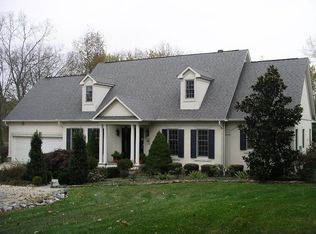 226 Meadow Ridge Dr, Shepherdstown, WV 25443