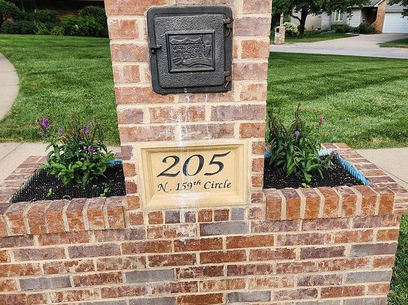 205 N 159th Cir