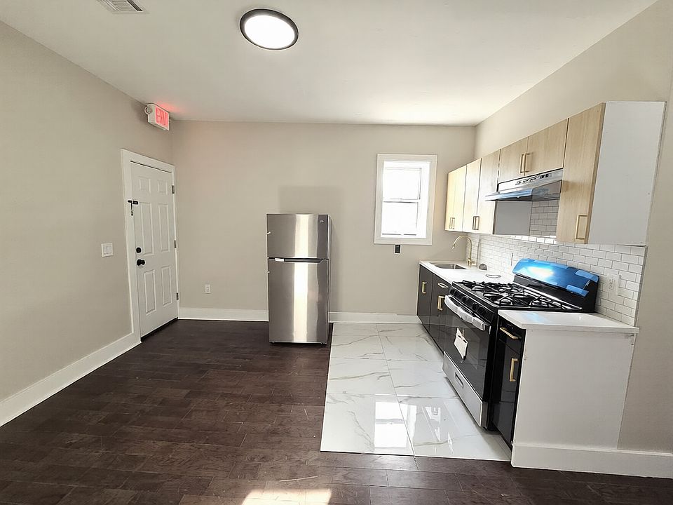 2nd image of 190 Park St #3E