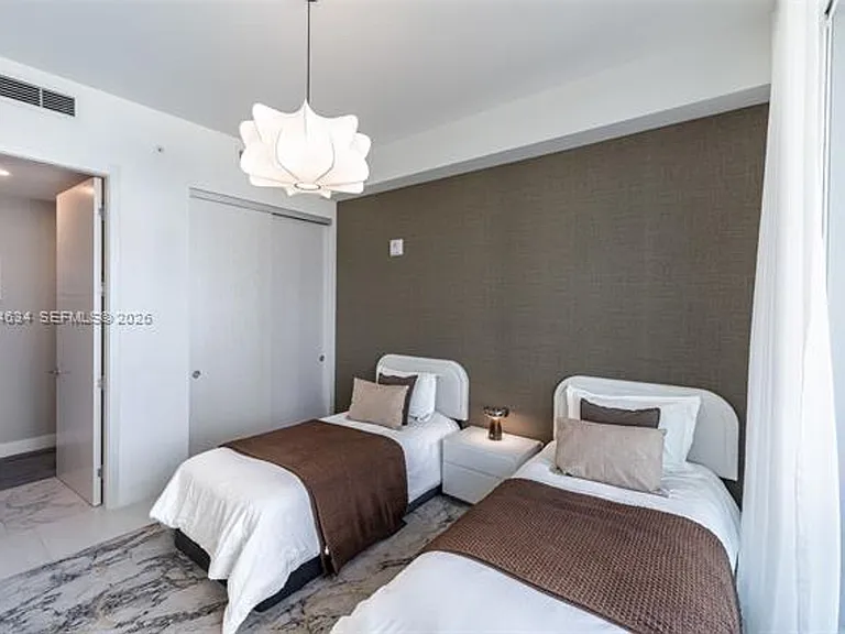 17550 Collins Ave #CU-703 — Photo 24