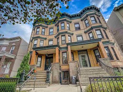 100 Manhattan Ave APT 3L, Jersey City, NJ, 07307
