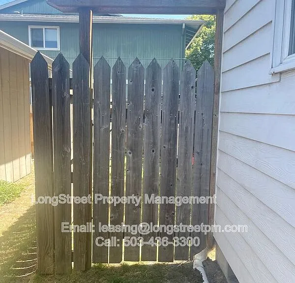 1927 NW Highland Dr — Photo 36