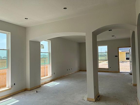 5th image of 11233 Pallasite Dr
