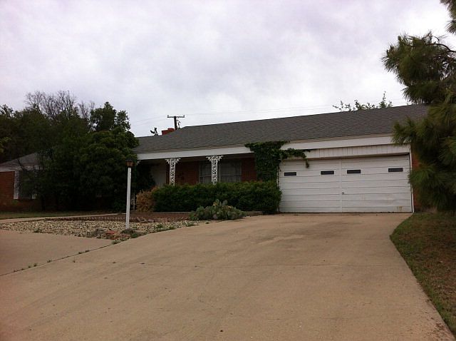 2nd image of 702 Highland Dr