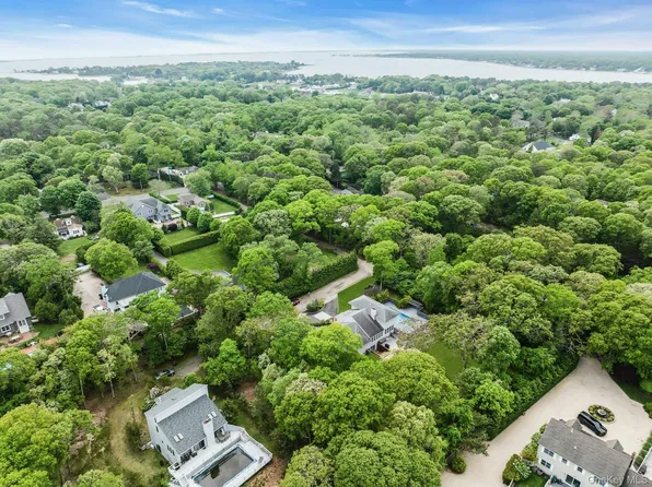 39b Bay Avenue W, Hampton Bays, NY 11946