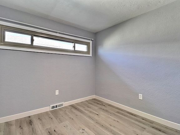4th image of 425 N Lincoln Ave