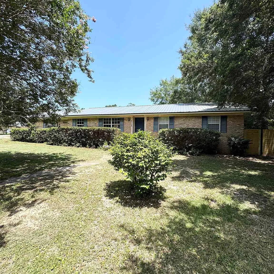 3 bed, 2139 sqft, $2,000 — Photo 2