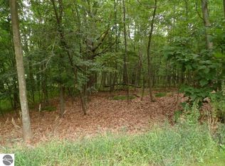 1231 Queensway Dr, Lake Isabella, MI 48893
