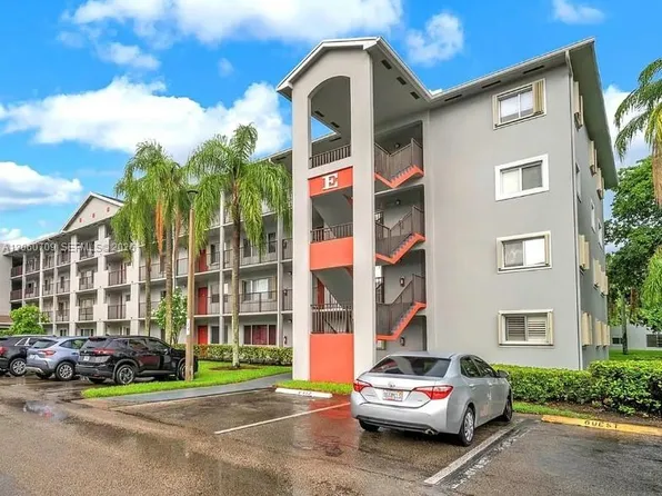 801 SW 138th Ave APT 107E, Pembroke Pines, FL 33027