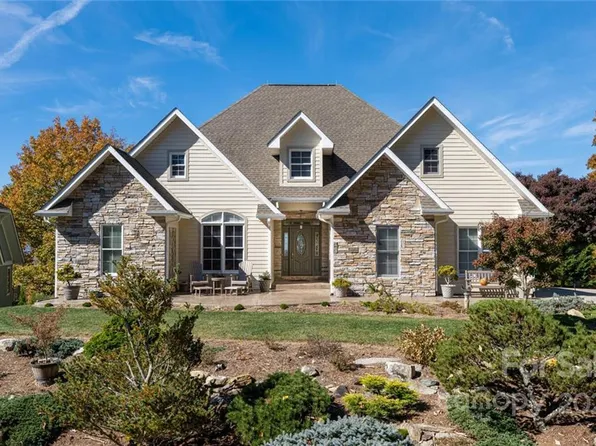 50 Ladys Fern Trl, Laurel Park, NC 28739