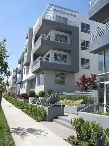 1730 Sawtelle Blvd #Penthouse 10 — Photo 1