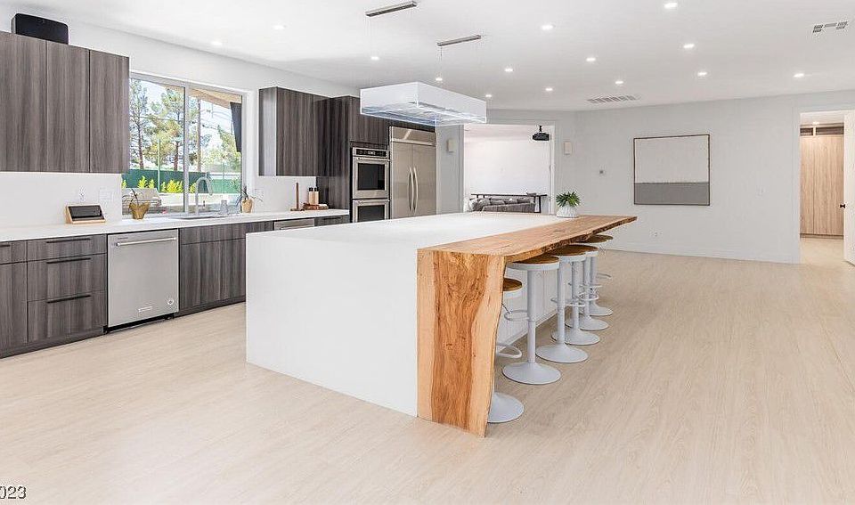 1st image of 7271 Loma Alta Cir
