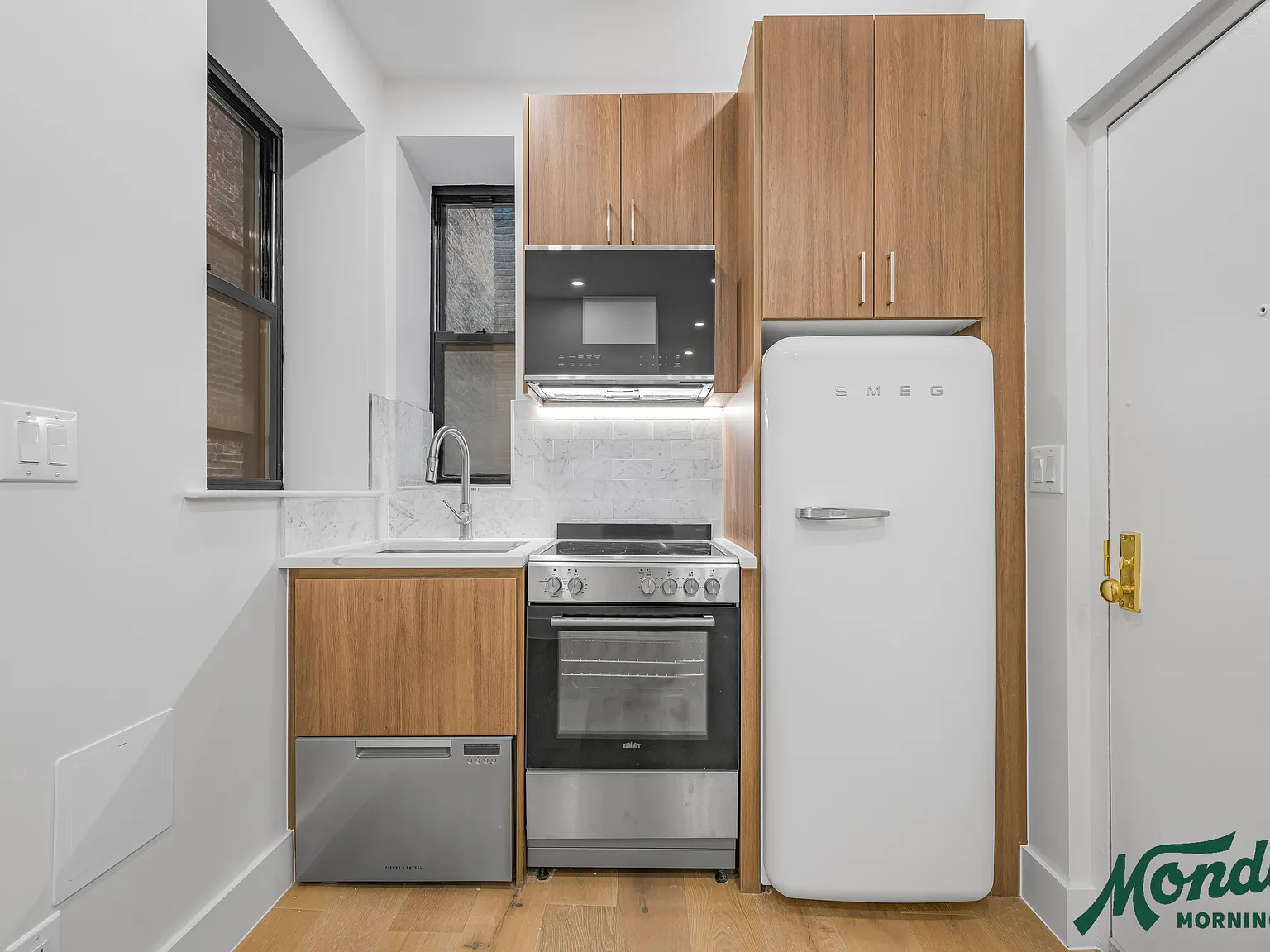 255 West 15th Street — Photo 2