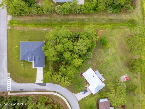 704 Giblin Ave SW, Palm Bay, FL 32908