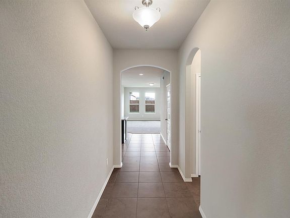 5th image of 2804 Lakeside Dr