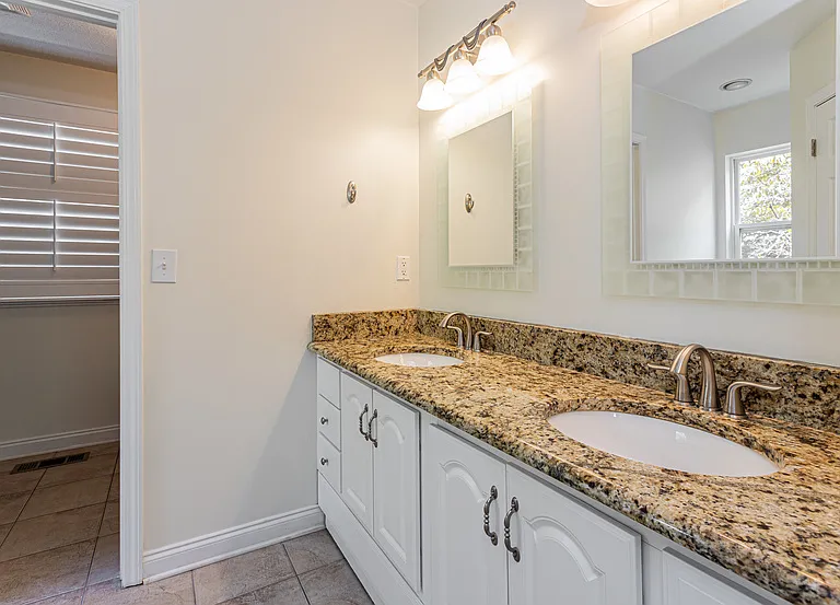 220 Konawa Ln — Photo 11