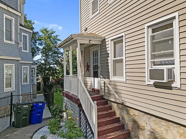709 Maple St #3 — Photo 14