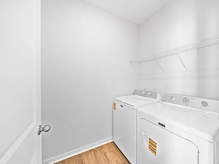 511 Darliene Dr — Photo 4
