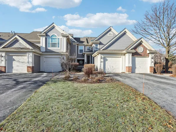 957 Little Falls Ct #A, Elk Grove Village, IL 60007