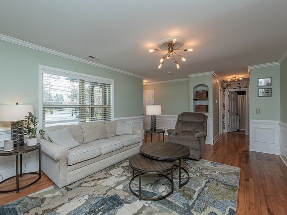 4th image of 538 S Main St