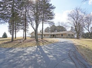 11125 W Mequon Rd, Mequon, WI 53097