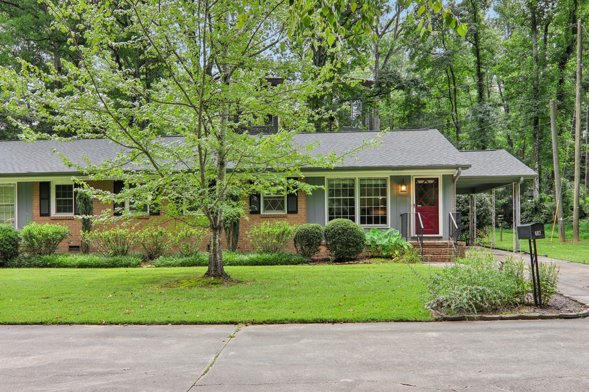 Heritage Ct-S1107-001.jpg