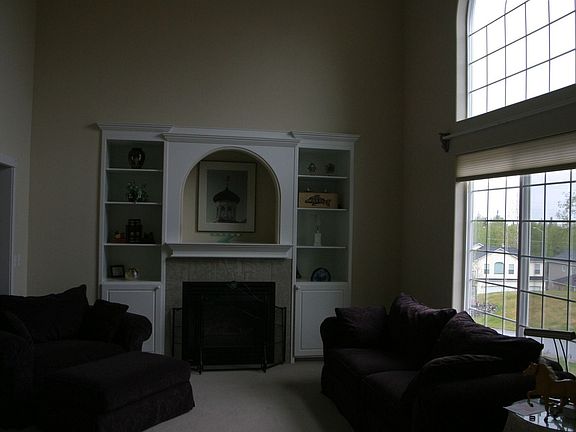 Living Room w Fireplace