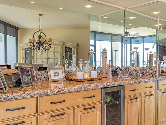 5th image of 1000 Padre Blvd #921
