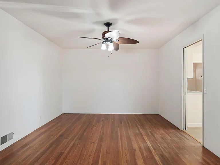 2120 State St — Photo 12