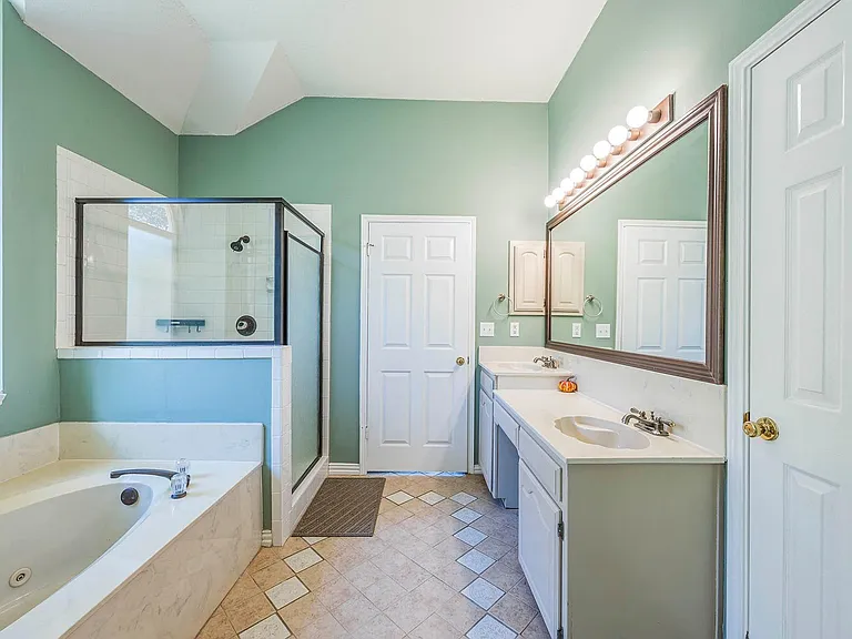2705 Trophy Dr — Photo 21