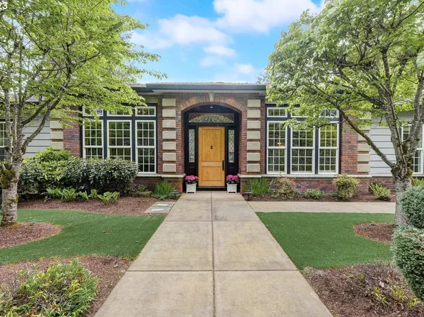 3721 Upper Dr, Lake Oswego, OR 97034