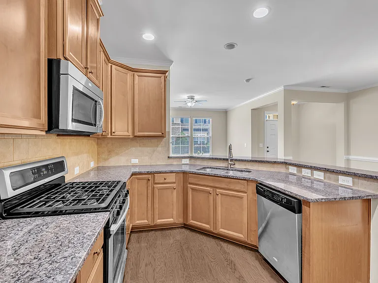 1333 Alemany St — Photo 14