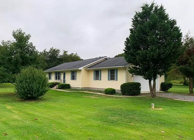 102 W Gemini Ln