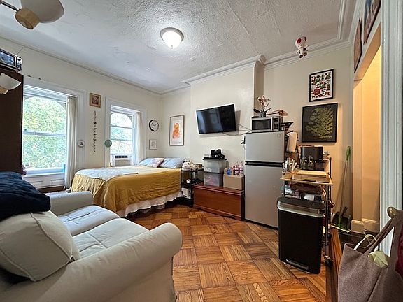 3rd image of 867 Park Pl APT 4A