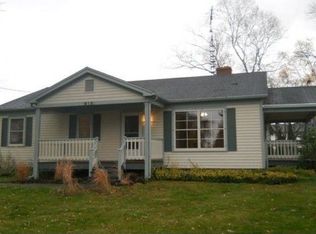 919 S 2nd St, Delavan, WI 53115
