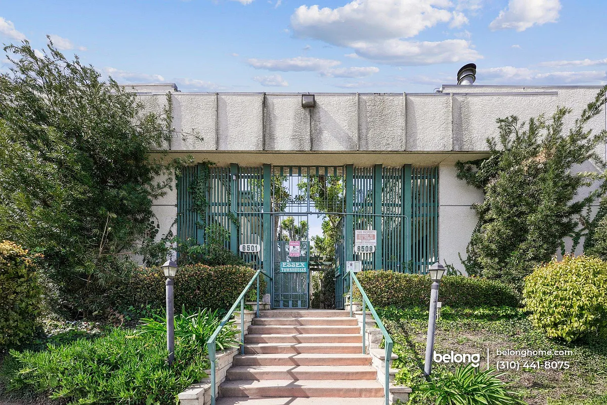 Building Photo - 6509 Kester Ave #1