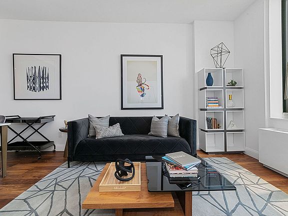 3rd image of 4214 Crescent St #3A