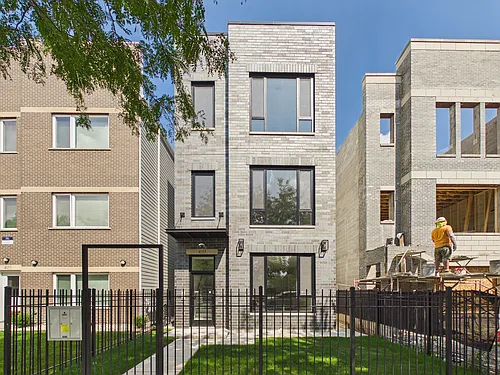 4055 S Prairie Ave #3 Photo 1