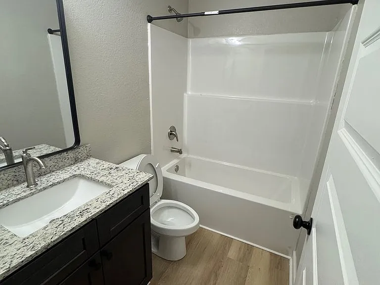3802 Hollis Dr — Photo 10