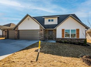 311 Pennington Ave, Prairie Grove, AR 72753