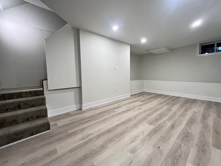 33 Somerset Ave — Photo 7