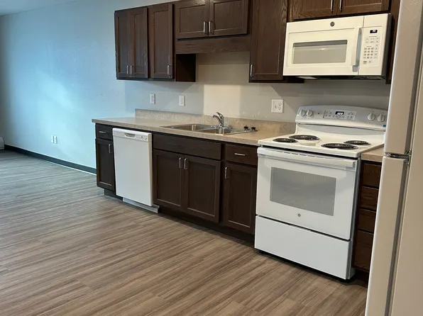 45 19th Ave SW, Minot, ND