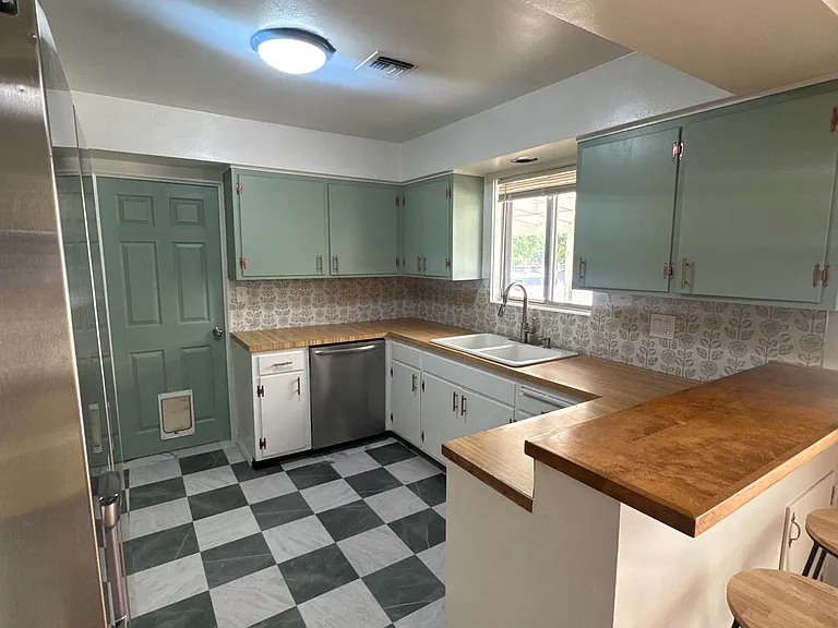 905 SE Fern St — Photo 23