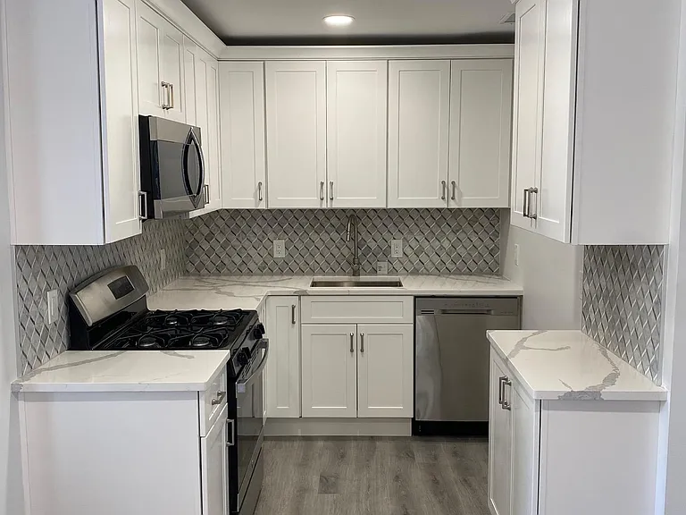 79 Forest St #4 — Photo 2