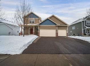 562 Kayla Ln, Hanover, MN 55341