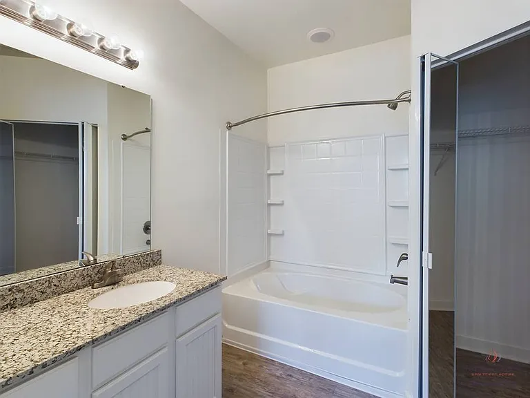 308 Mohegan Ave #7202 — Photo 13