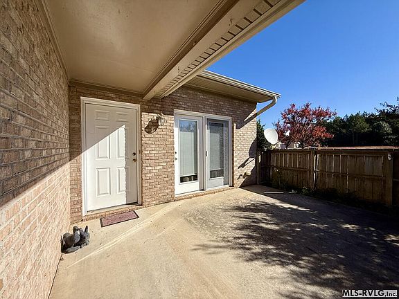 3rd image of 160 Reed Cir