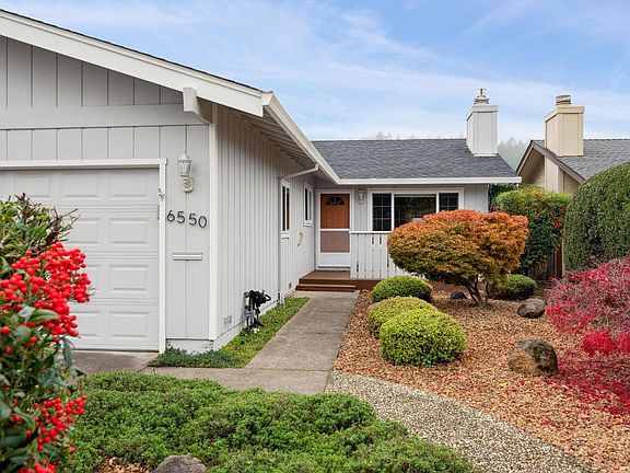 3rd image of 6550 Meadowridge Drive