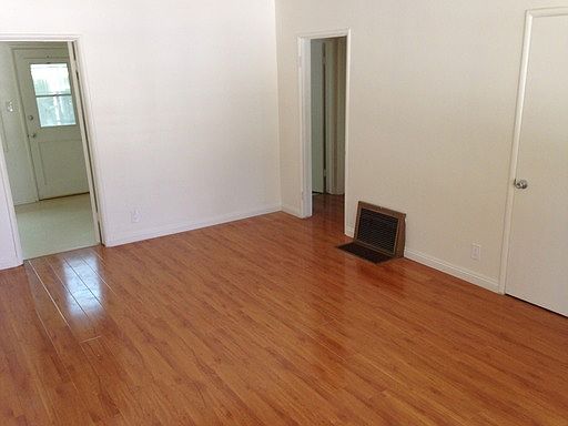 1st image of 1107 N Altadena Dr