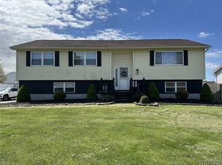 3844 Mapleton Rd, North Tonawanda, NY 14120